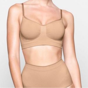 NWT Skims Sculpting Bralette in Buff 4X/5X